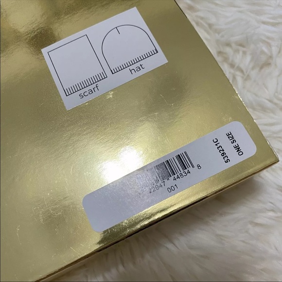 Michael Kors Scarf and Hat Gift Set - Picture 5 of 5